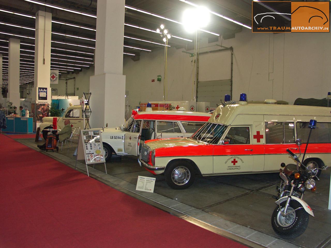 72 - Krankenwagen Sonderausstellung '2005 (1).jpg 154.2K